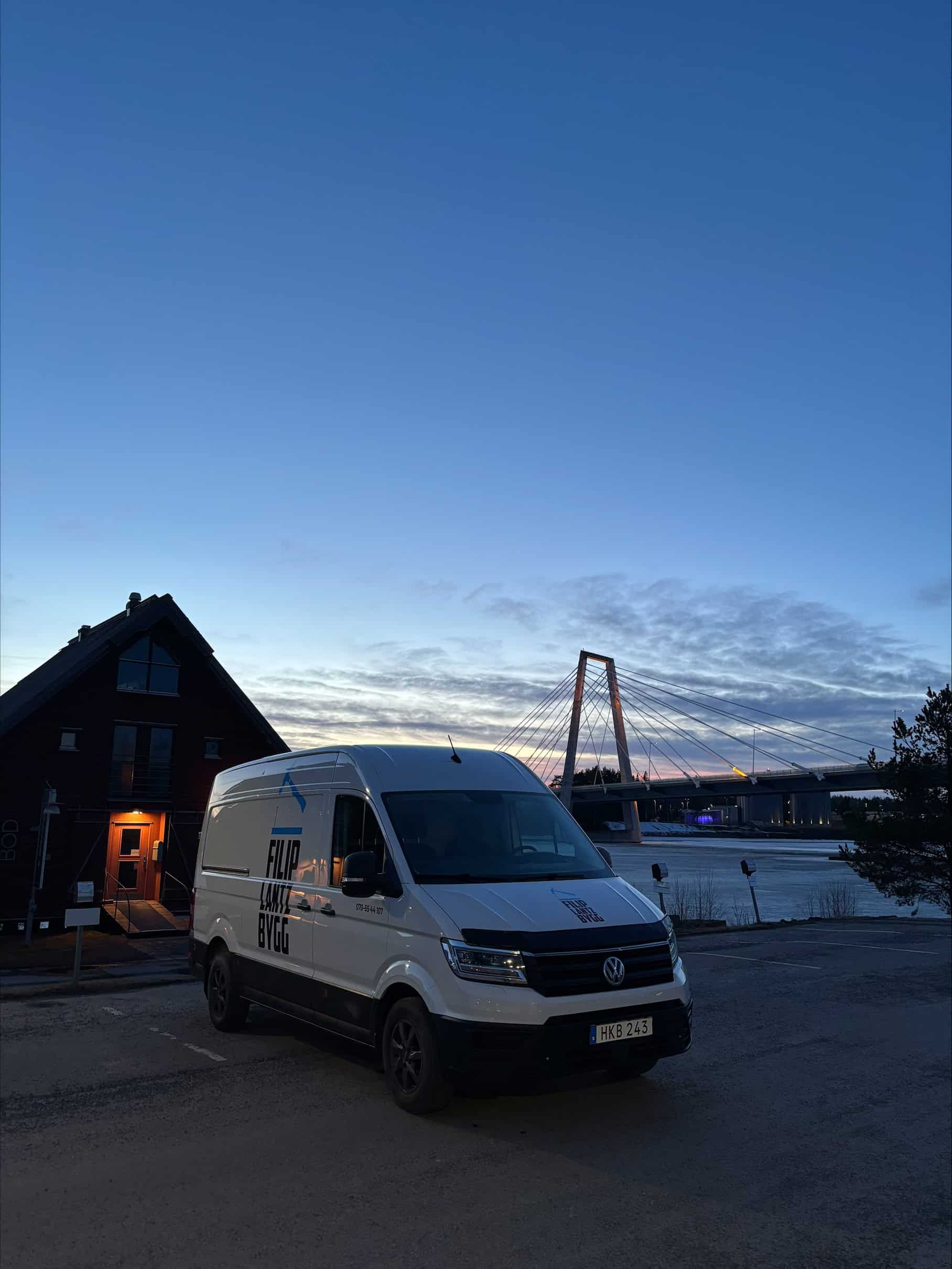 Filip Lantz bygg företagsbil på Strömpilen - Renovering Umeå